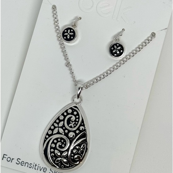 BELK Silver Tone on Black Design Pendant necklace and Fish Hook Earring Set - Picture 3 of 4